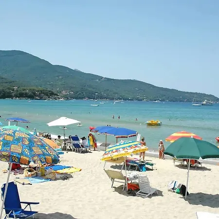 Il Roseto شقة